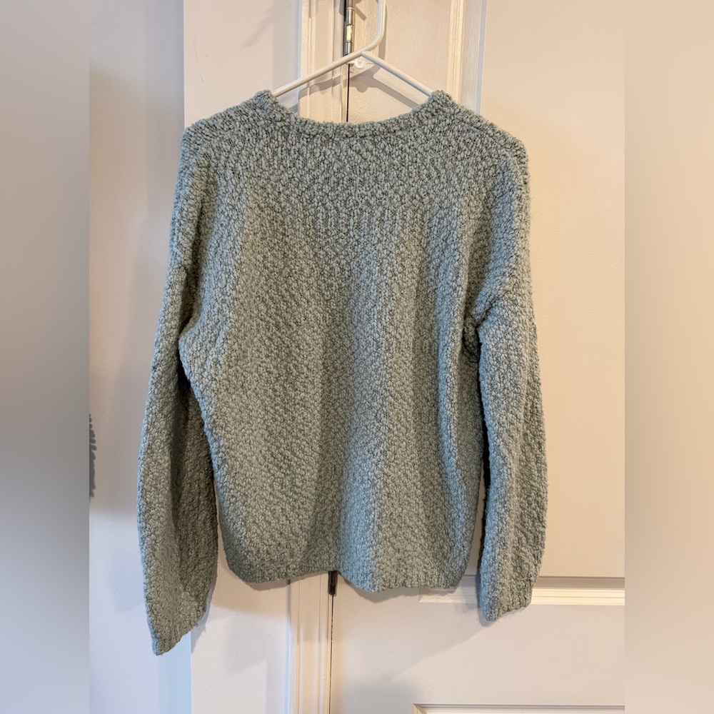Women’s Sweater - Picture 3 of 3